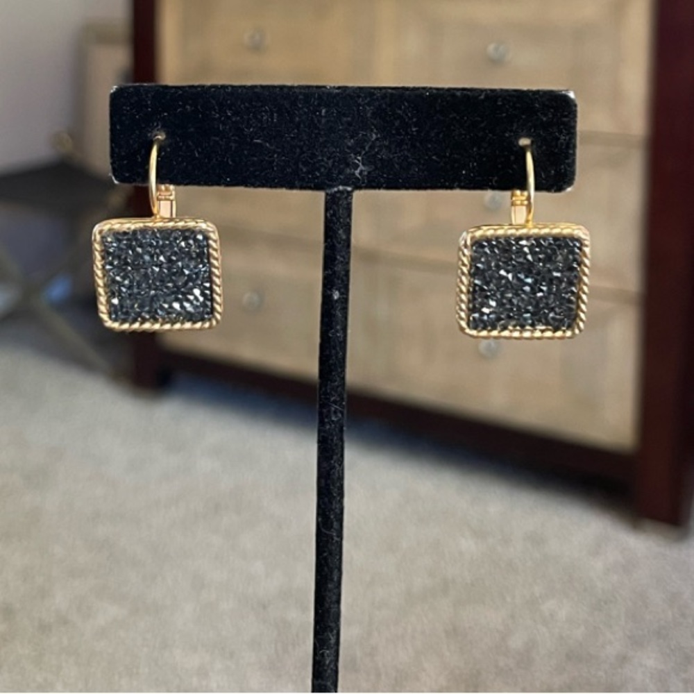 Zzan Gold Black Square Earring